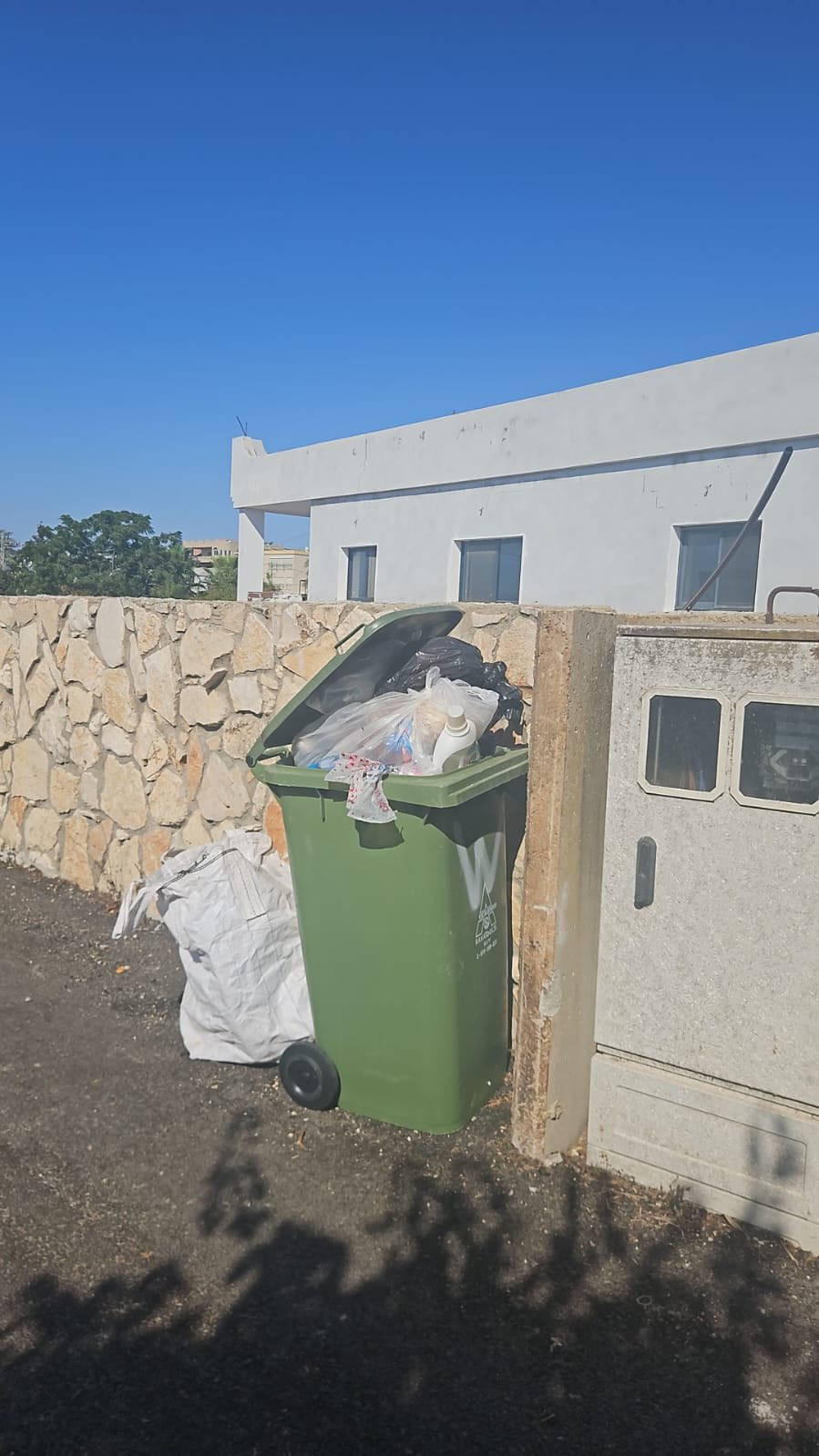 سكان من حارة سكعب في دالية الكرمل لكل الناس:  المجلس لا يقوم بلم النفايات بصورة منتظمة من جانب بيوتنا!